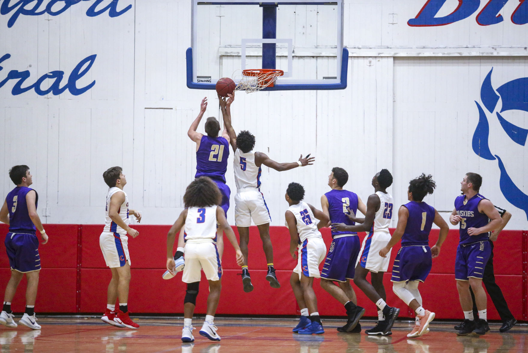 121517-MUSCATINE-CENTRAL-BOYS-BASKETBALL-029